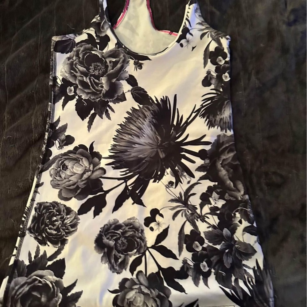Lululemon tank top - Picture 2 of 2